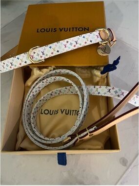Multicolor Monogram dog collar and leash 💛🩷💚💙
